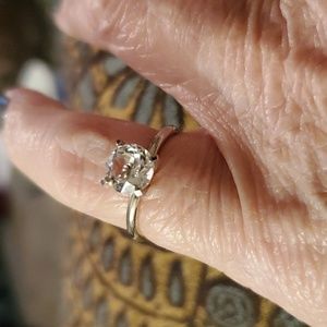 UNCAS VINTAGE RING Sz 6